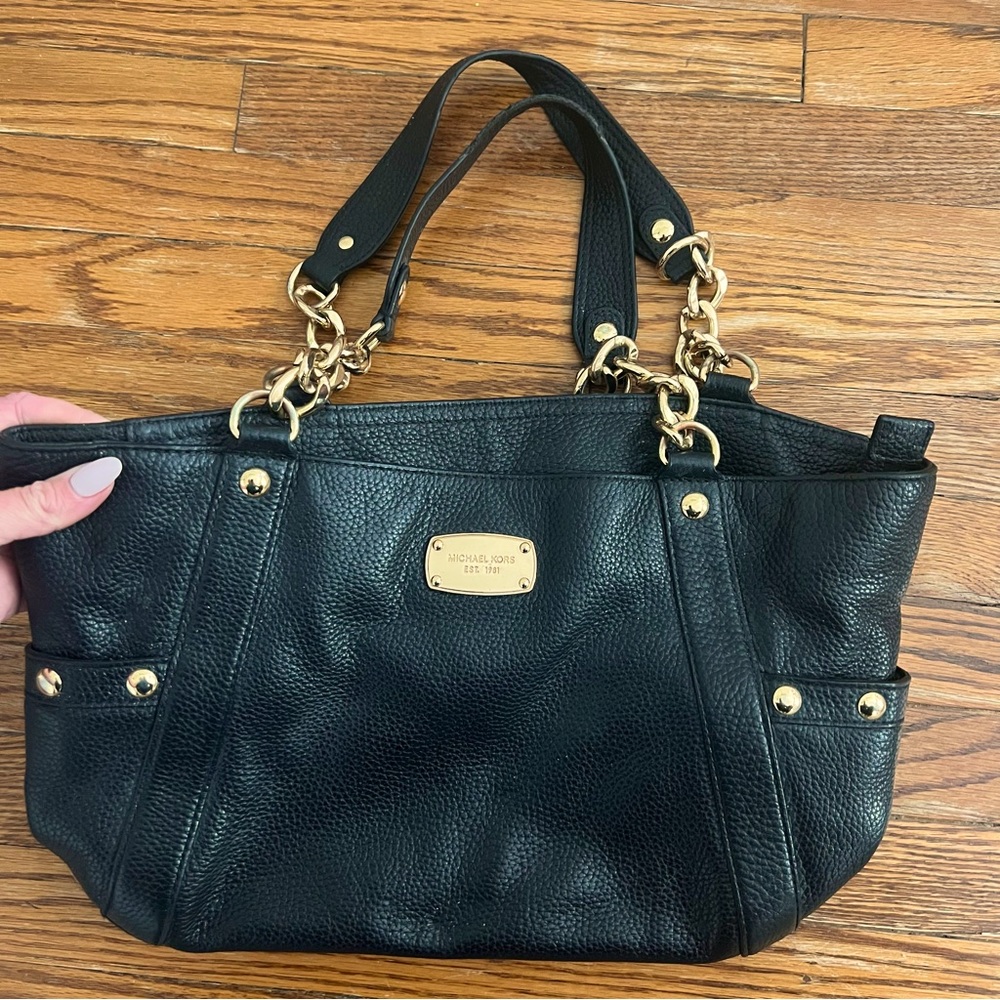 Michael Kors back and gold purse